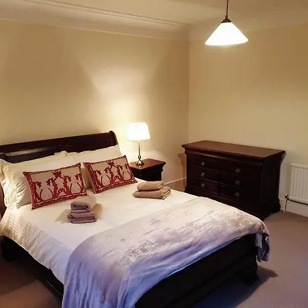 Period Set Within Equestrian Centre Villa *
